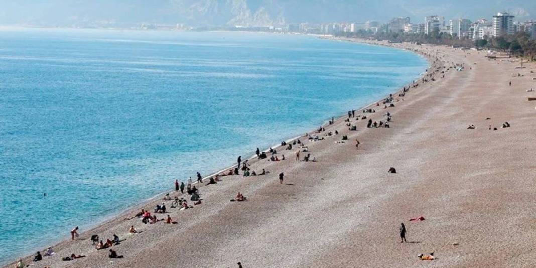Turistler akın etse de yaşayanlar kaçmak istiyor! Sıcaklık artıyor, nem katlanıyor: Orada yaşamak yazın kabus oluyor 3